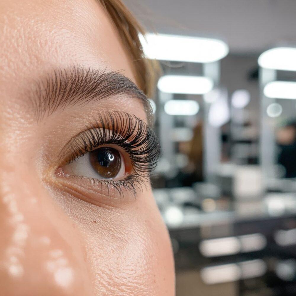 aplikacja tuszu na rzęsy po laminacji