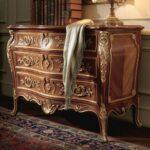 stylowa komoda z rzeźbieniami